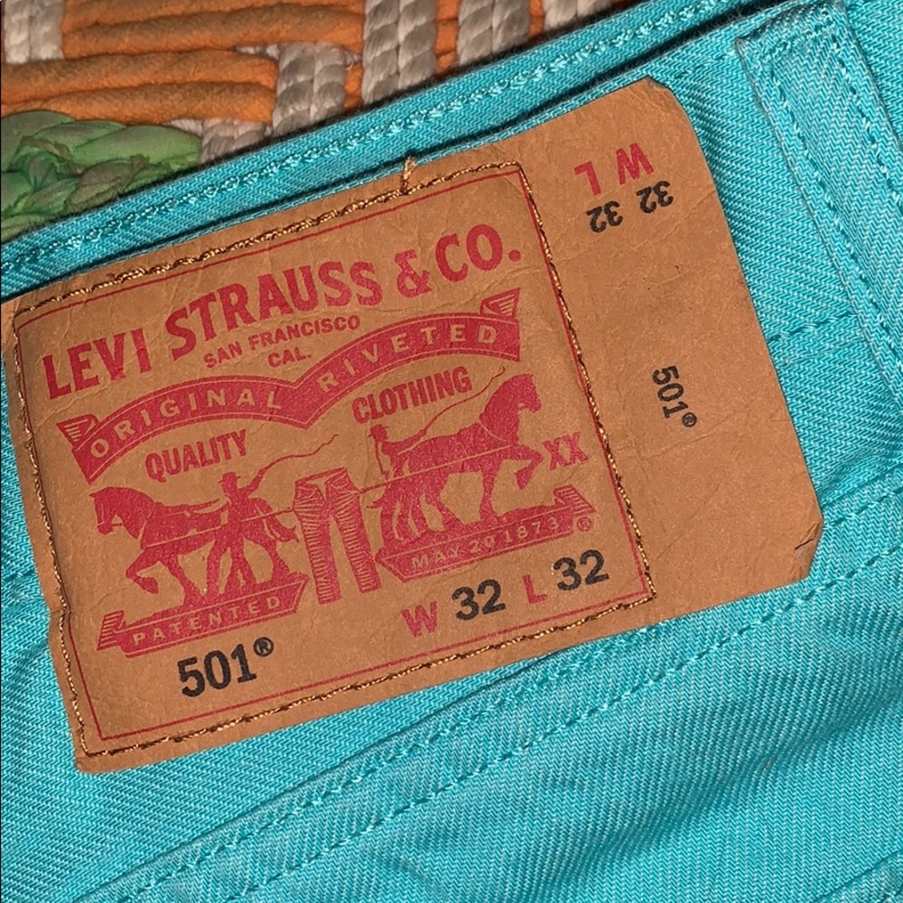 Levi’s - Picture 2 of 2